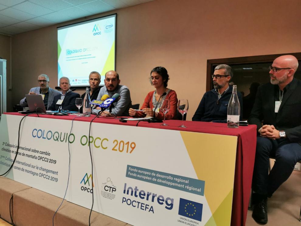En la imagen, los responsables de los seis proyectos que se han presentado en la celebración del tercer Coloquio Internacional sobre Cambio Climático en Zonas de Montaña OPCC 2019 en Jaca