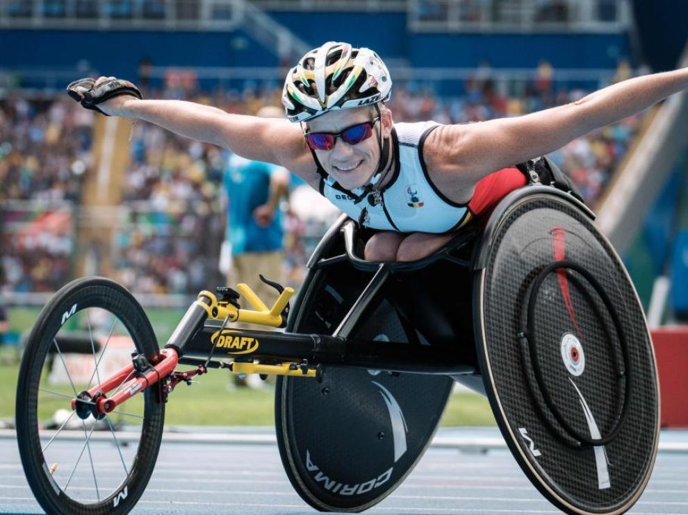 (FILES) In this file photo taken on September 10, 2016 Belgium's Marieke Vervoort reacts after winning the silver medal for the women's 400 m (T52) of the Rio 2016 Paralympic Games at the Olympic Stadium in Rio de Janeiro. - Belgian athlete Marieke Vervoort, 100m champion at the 2012 London Paralympic Games, died on October 22, 2019 of euthanasia at the age of 40, a Belgian media reported. (Photo by YASUYOSHI CHIBA / AFP)