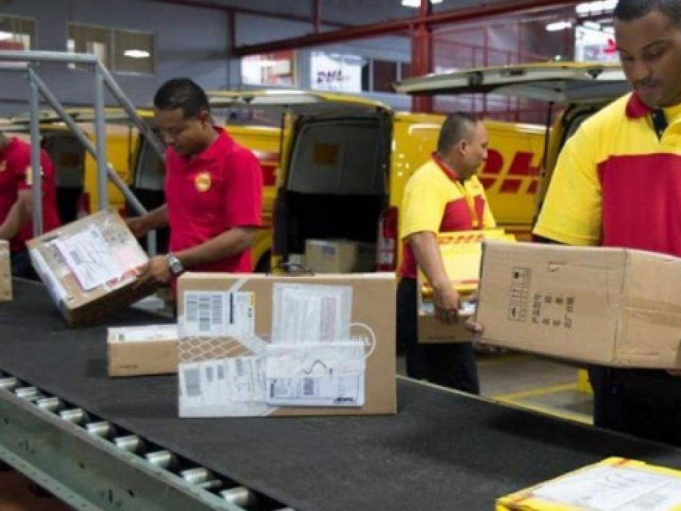 DHL.