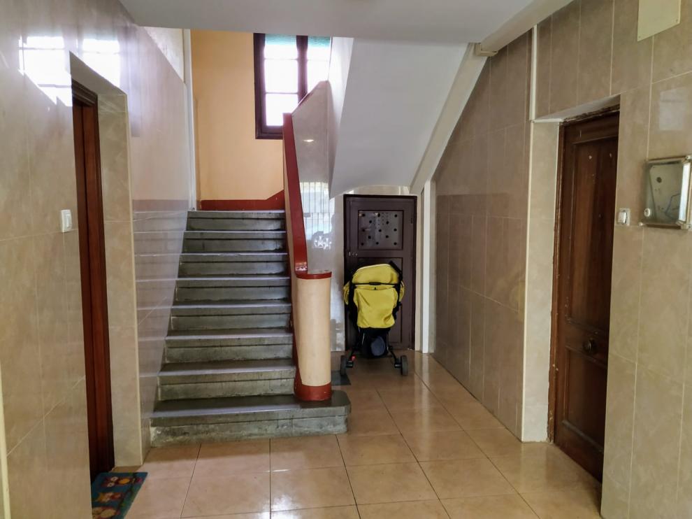 Portal del edificio del Picarral donde se atrincheró el detenido el día 22 de octubre.