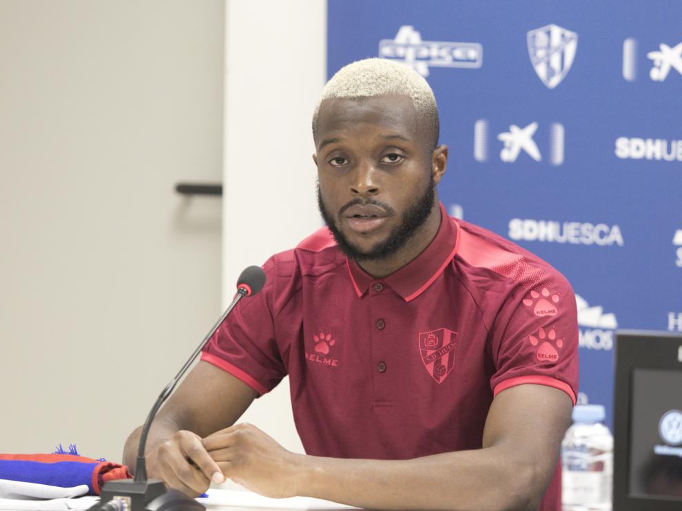 Cheick Doukouré, durante su presentación como jugador de la SD Huesca.