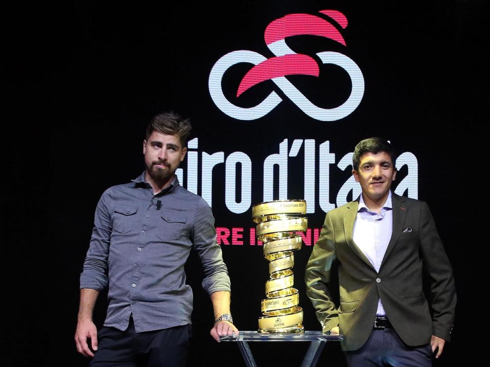 Presentación de la 103ª edición del Giro 2020: Peter Sagas y Richard Carapaz, en la puesta de largo en Milán