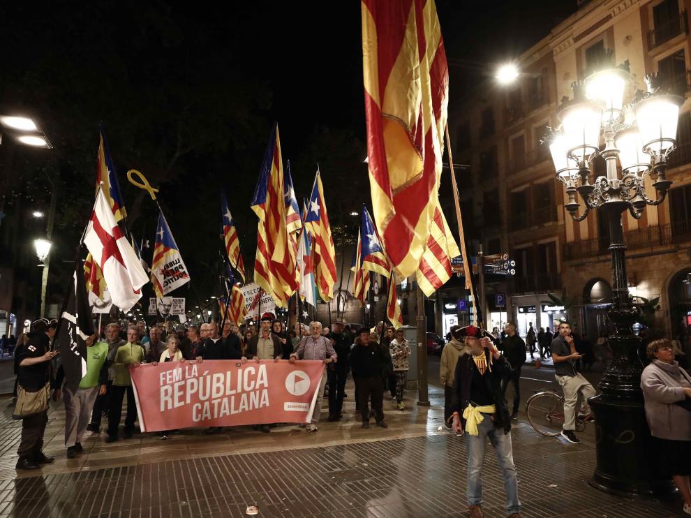 Manifestación contra la sentencia del 'procés' por el casco viejo de Barcelona.