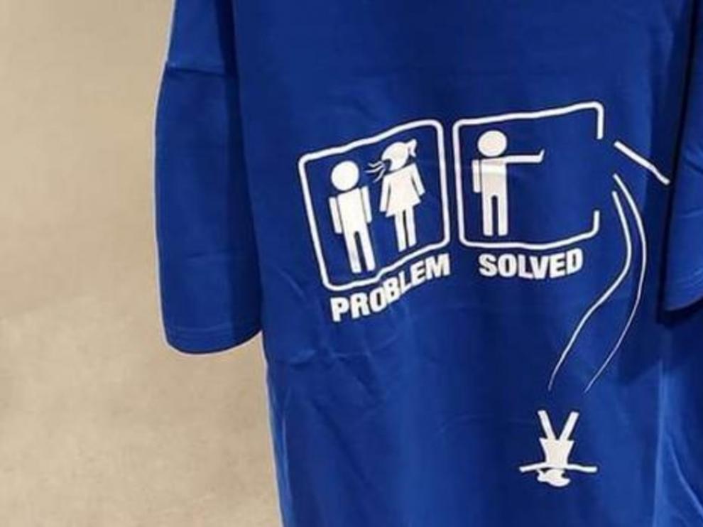 La camiseta de la discordia se difundió a través de las redes sociales