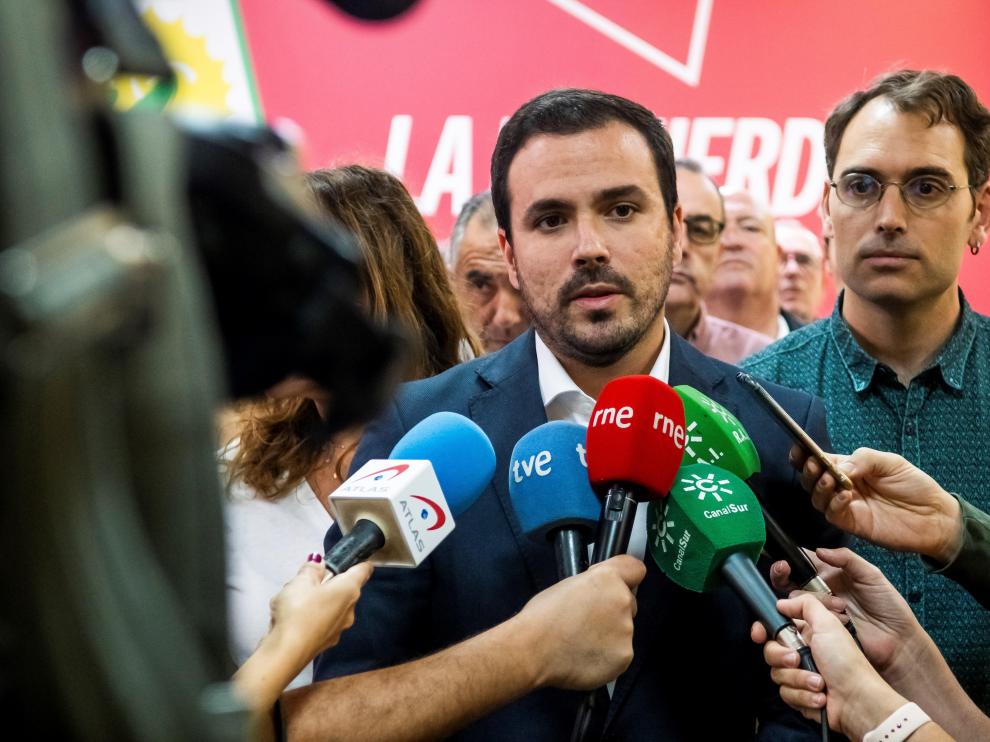 El coordinador federal de IU, en declaraciones a los medios de comunicación hace unos días en Sevilla.