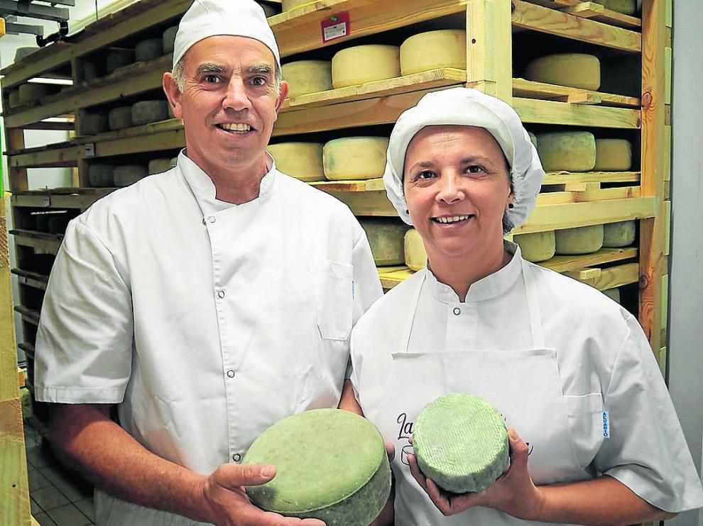 Alberto Bailo y Anabel Benedicto son los propietarios de La Quesería de Biota