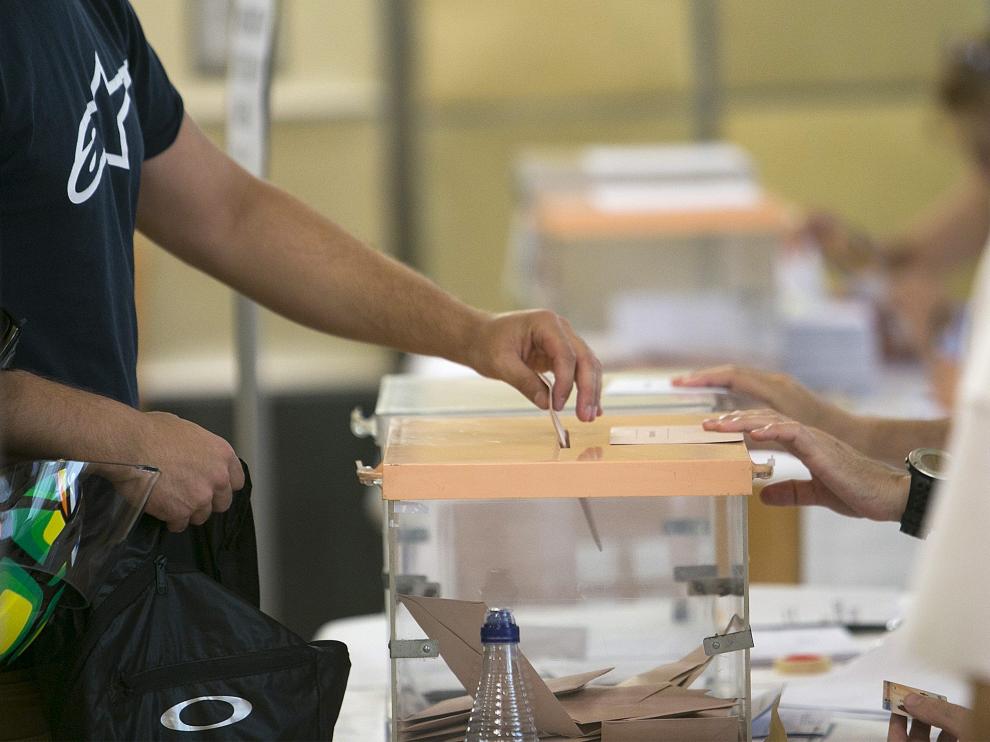 Elecciones generales 26J. Casino de Huesca. Huesca. 26/06/2016 Foto de Javier Broto