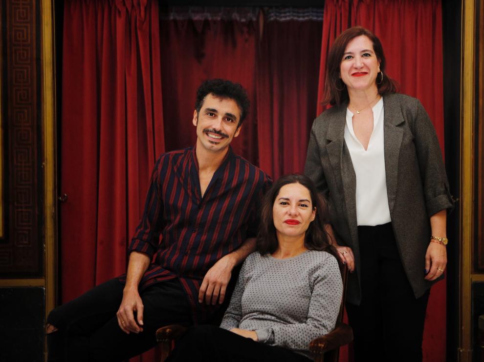Canco Rodríguez, Natalia Mateo y Sara Fernández, en el Teatro Principal de Zaragoza.