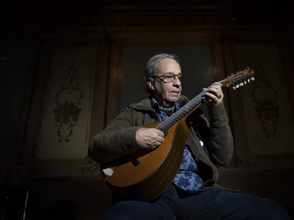 El zaragozano Javier Mas participa en el disco póstumo de Leonard Cohen