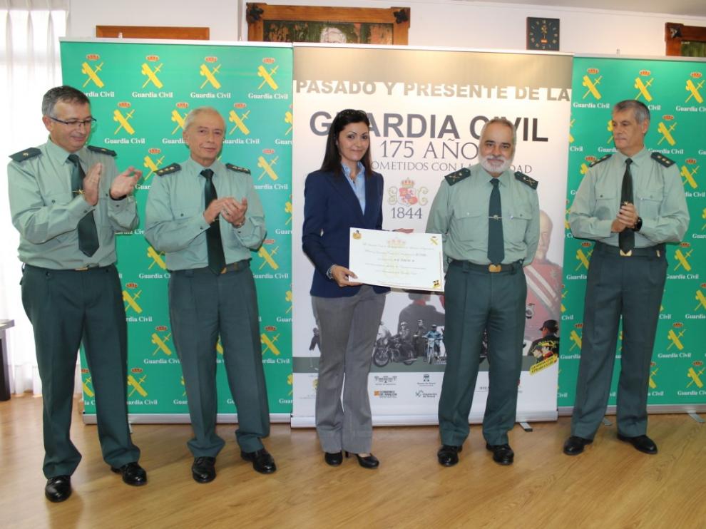 Entrega de recaudaciones obtenidas durante los actos solidarios celebrados durante la conmemoración del 175 aniversario de la Fundación de la Guardia Civil en Zaragoza