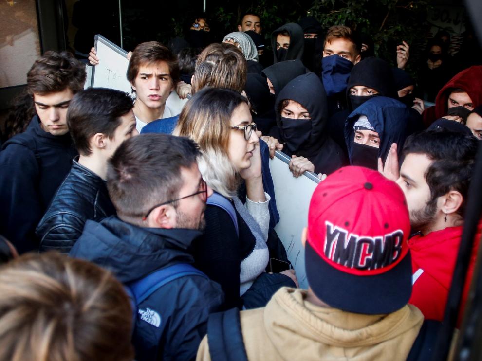 Estudiantes de la UPF este martes.