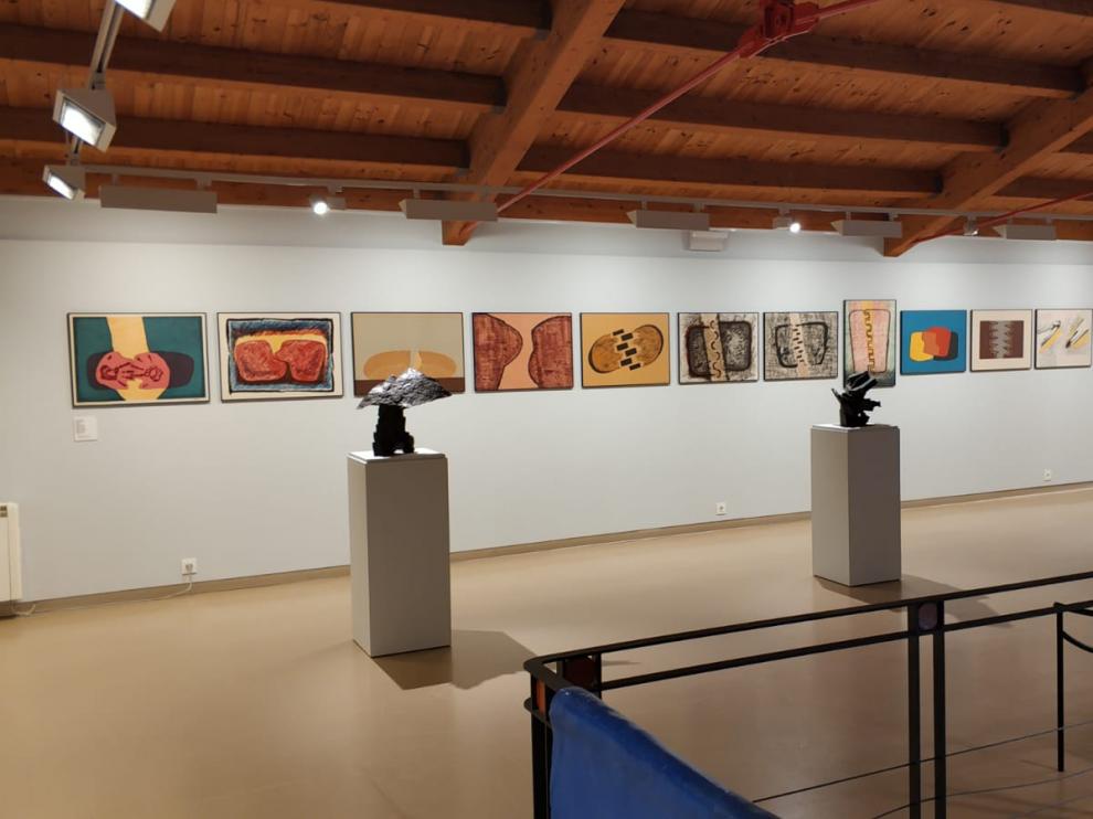 Vista de la exposición de la obra gráfica de Pablo Serrano en la Sala Ignacio Zuloaga