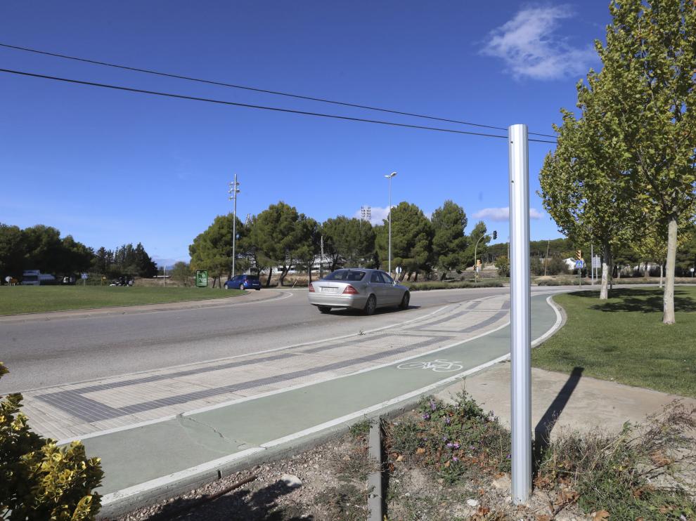 La concentración tendrá lugar junto a la rotonda donde estaba el cartel y ahora solo queda el poste