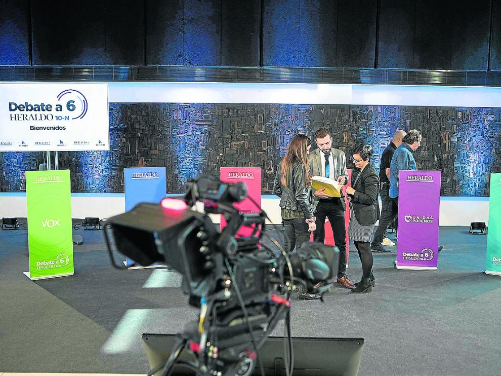 Preparativos del debate de este jueves