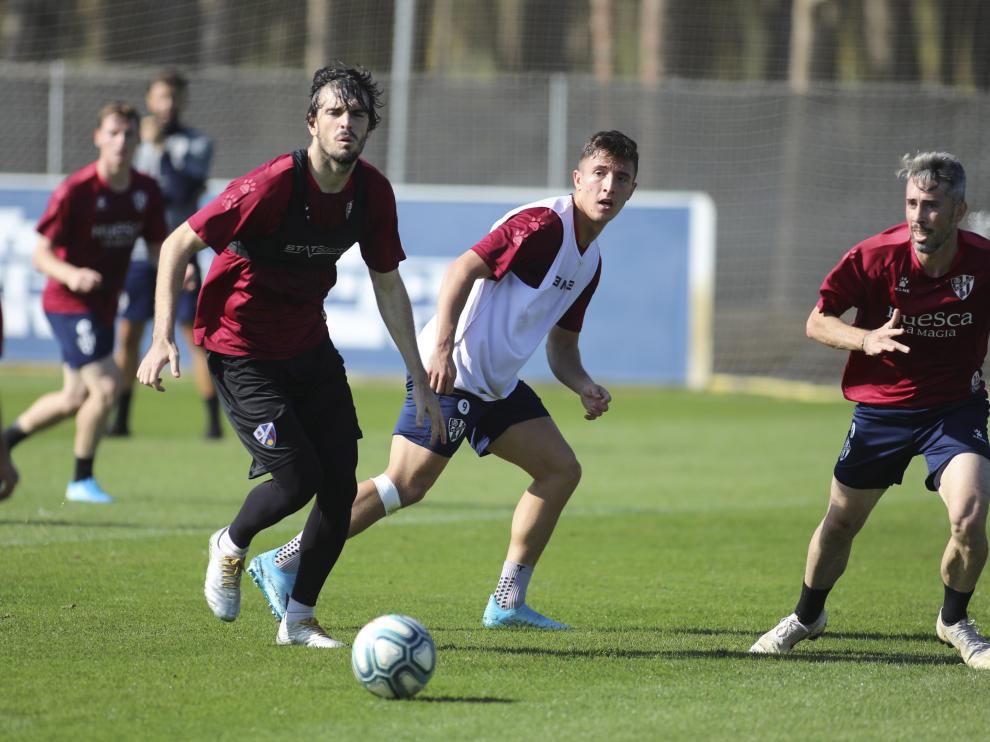 Escriche, en el centro, durante un entrenamiento de esta semana.