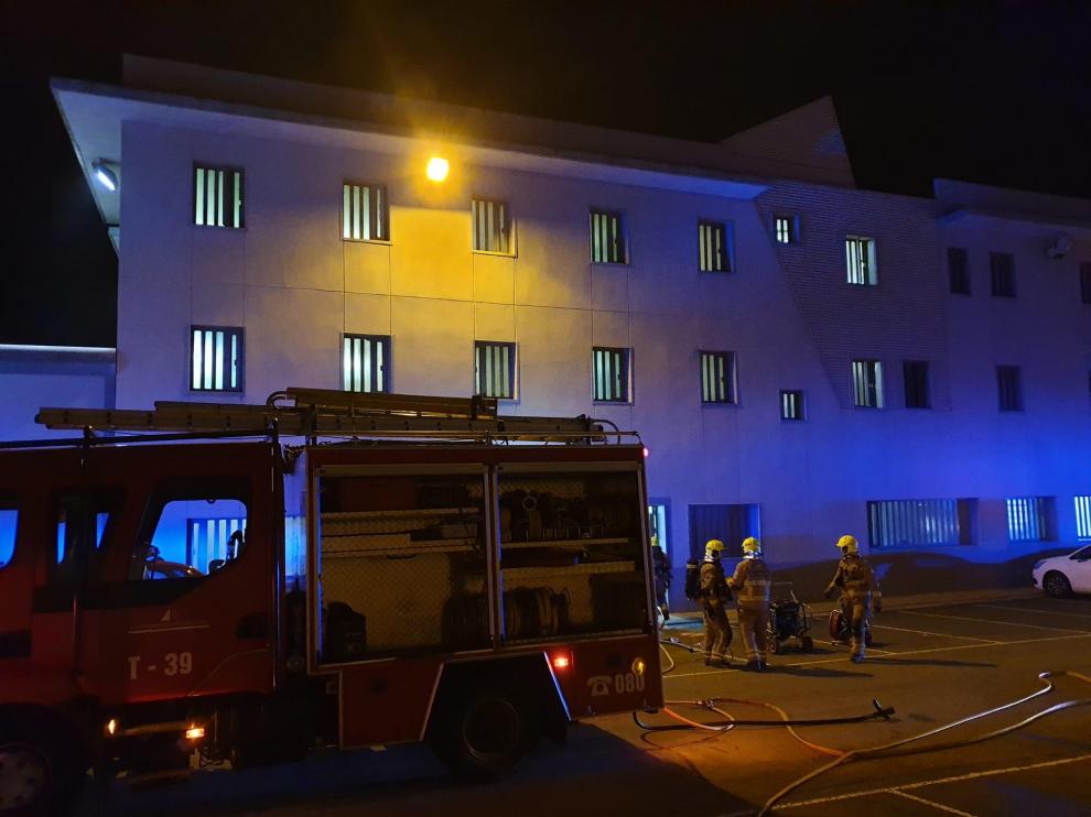 Incendio en el centro de menores de Juslibol.