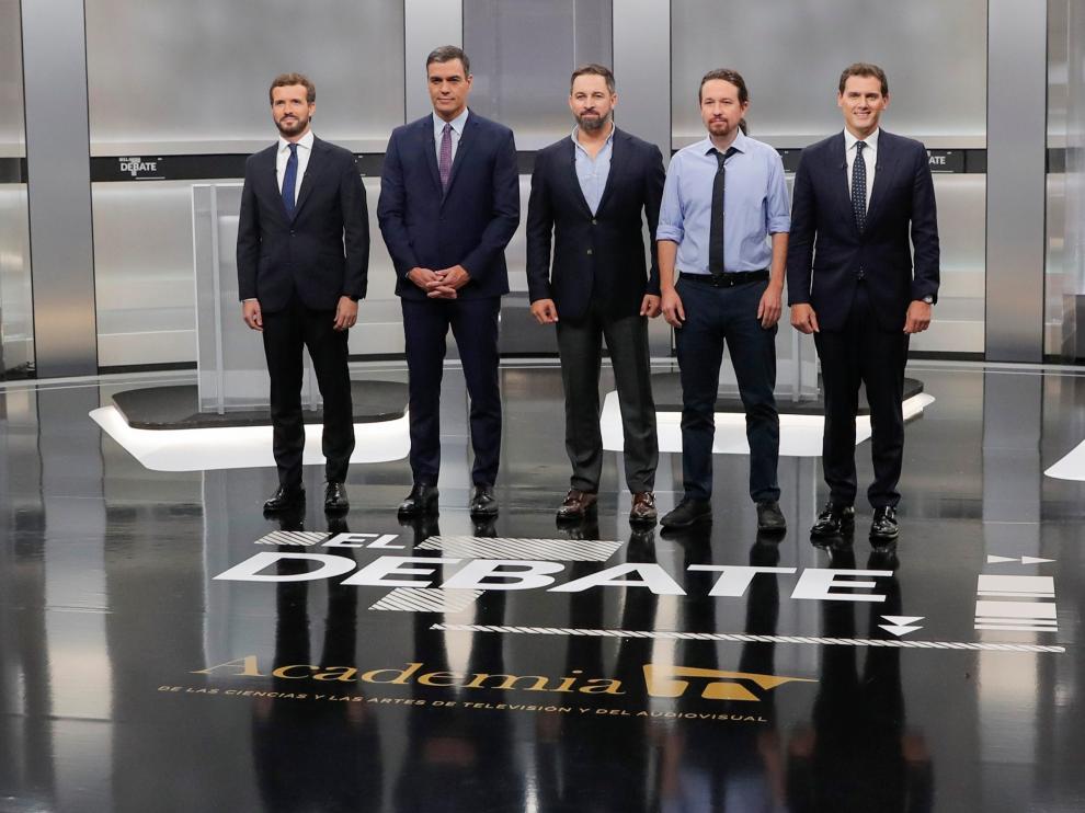 Los cinco candidatos, momentos antes de empezar el debate electoral