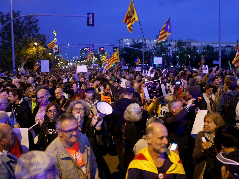 Protestas y abucheos a los invitados a la entrega de premios Princesa de Gerona
