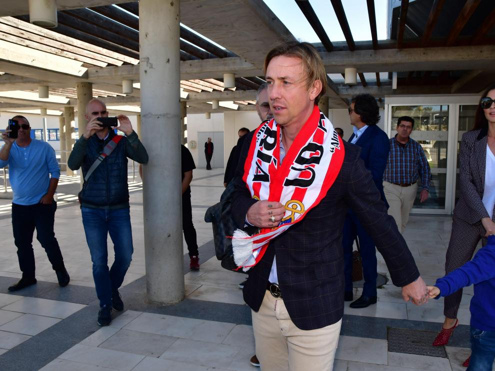 Guti, a su llegada esta tarde a Almería