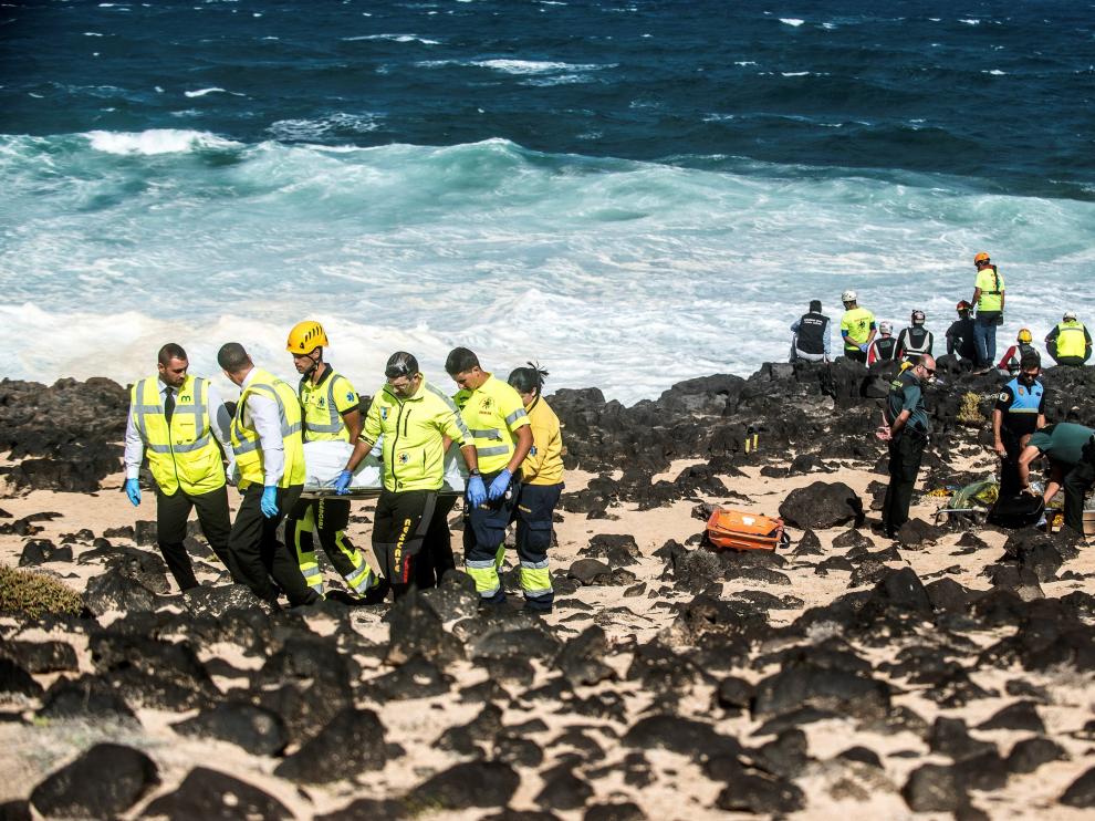 Cinco muertos en el vuelco de una patera en Lanzarote.