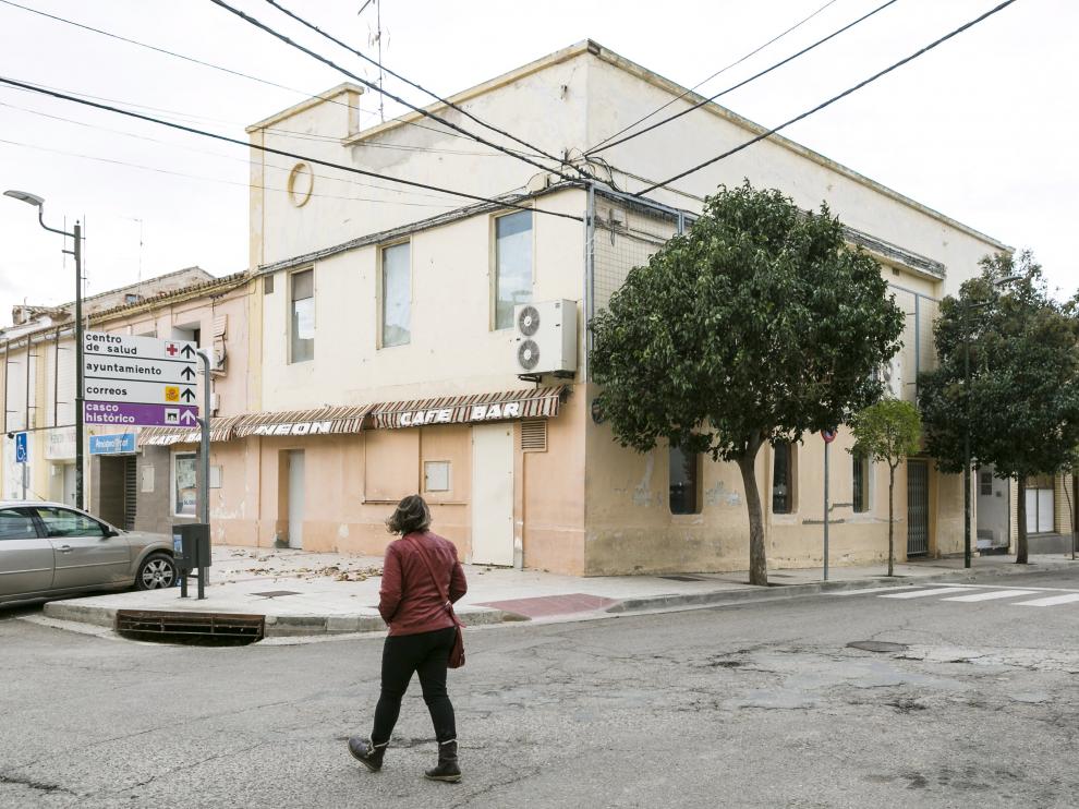 La tienda de Bon Área ocupará la planta baja de este edificio del casco urbano de Épila, adquirido por el grupo alimentario.