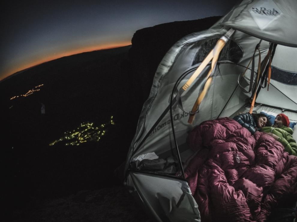 La experiencia ganadora en 2018 fue 'Sueños Verticales', que consiste en dormir suspendido a más de 100 metros de altura.