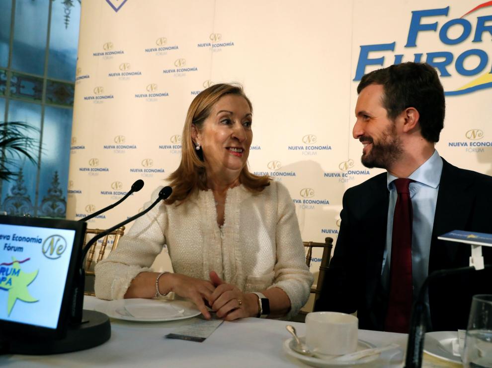 Pablo Casado junto a Ana Pastor