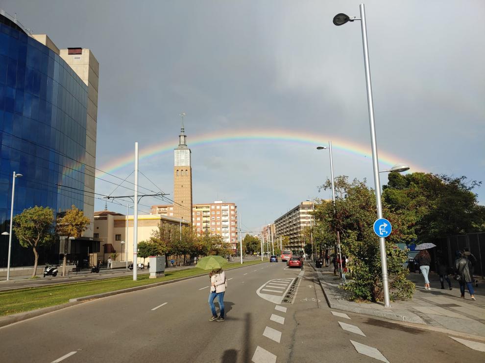 Arco iris captado este jueves en el paso