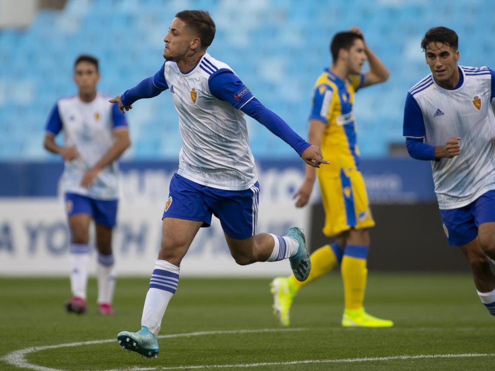 Luis Carbonell le marcó tres goles al Apoel en el partido de la Youth League jugado en La Romareda