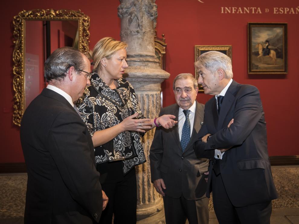 La consejera de Economía, Marta Gastón, con Javier Nieto, Antonio Envid y Valentín Pich.