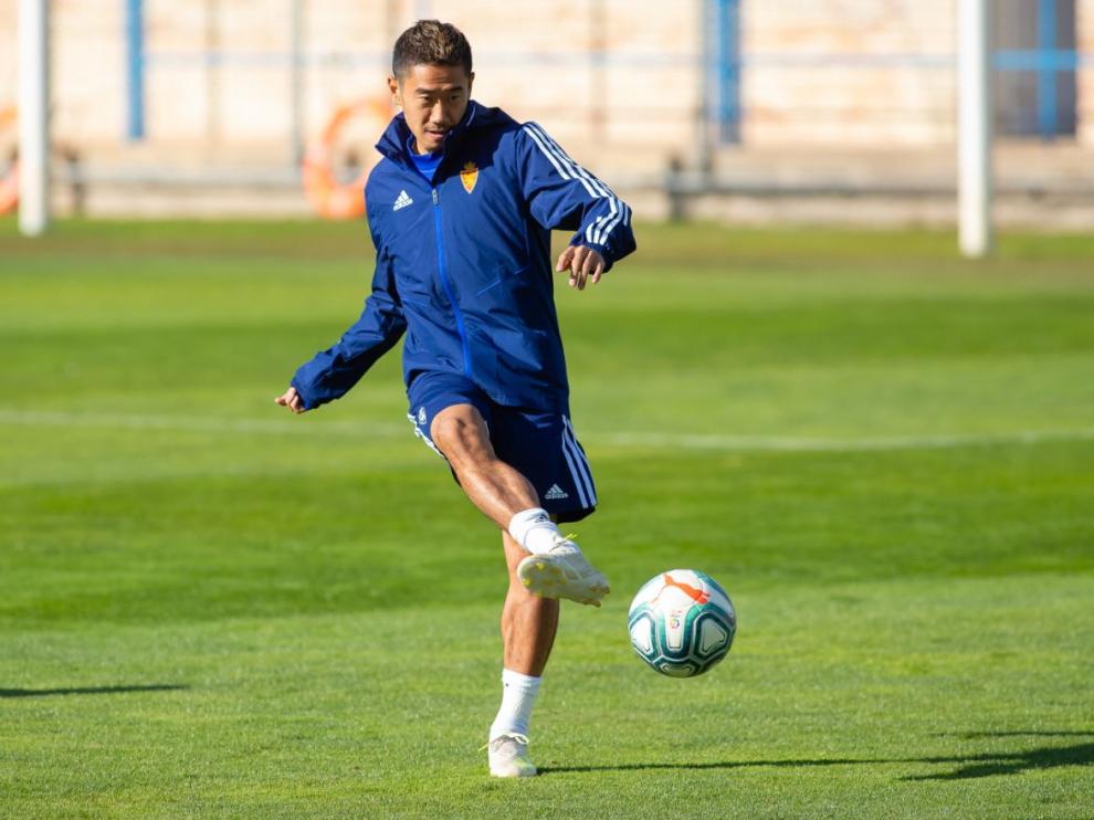 Kagawa, en la mañana de este viernes, durante el entrenamiento del Real Zaragoza.