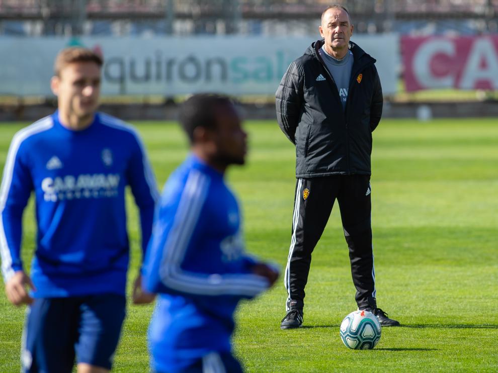 La plantilla del Real Zaragoza, en el entrenamiento de este viernes en la Ciudad Deportiva