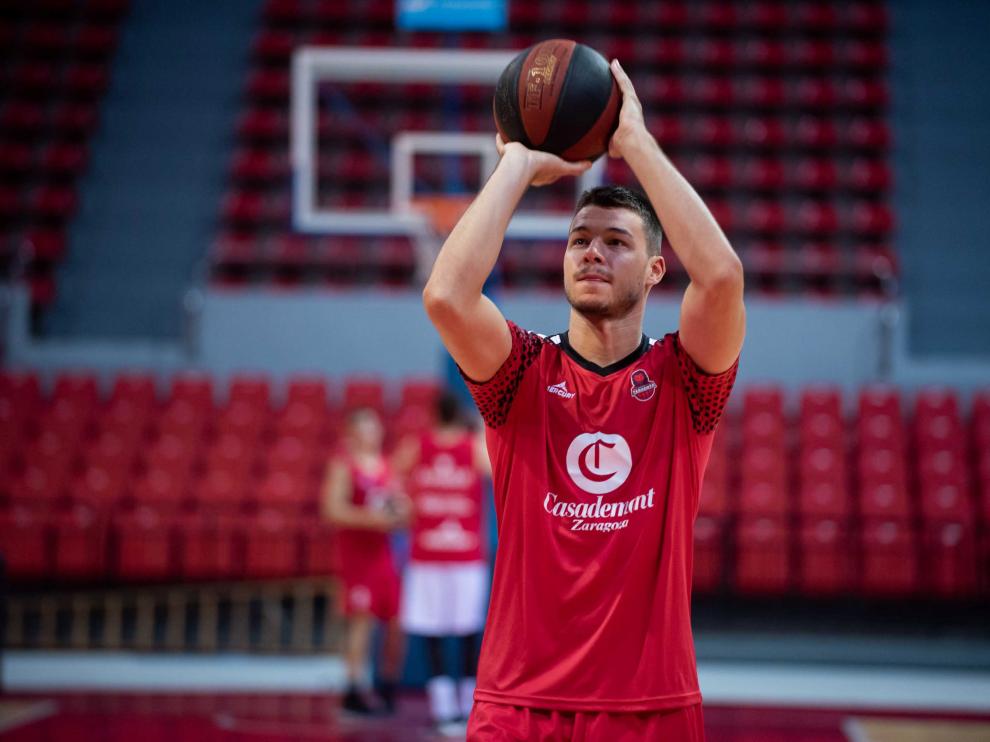 Jonathan Barreiro, alero del Casademont Zaragoza, en un entrenamiento.
