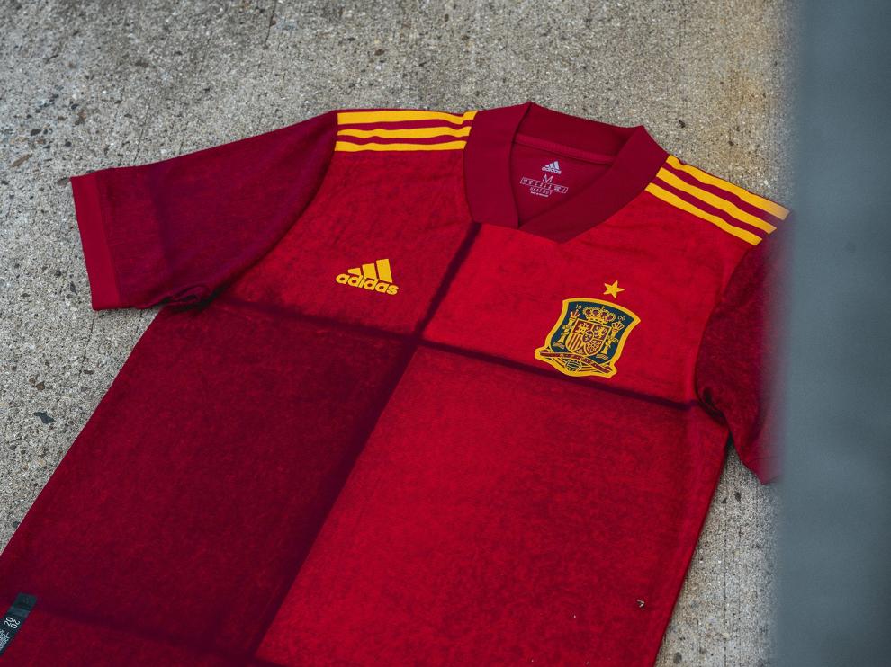 La nueva camiseta de la selección presentada por Adidas para la próxima Eurocopa