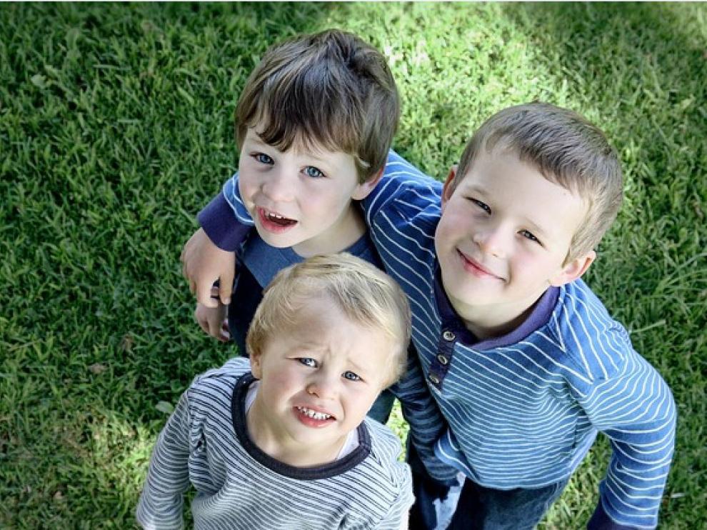 La rivalidad entre hermanos suele aparecer por el deseo de llamar la atención de los padres