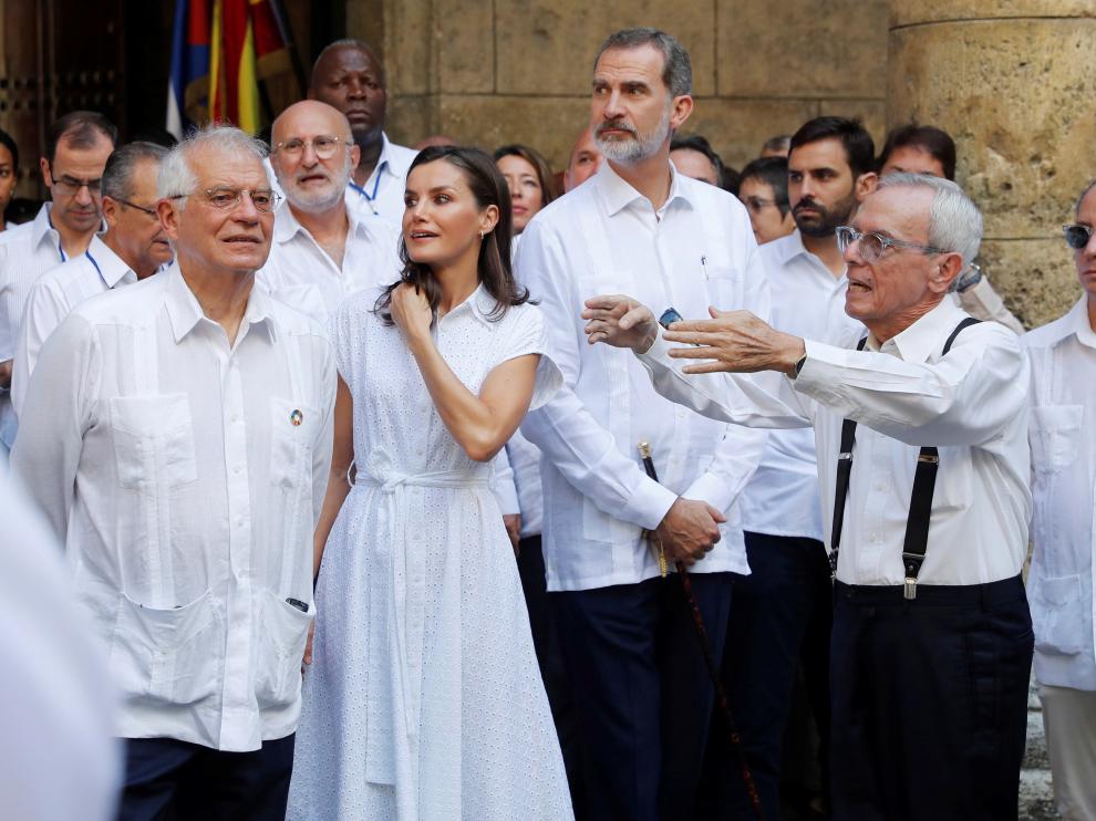 Los Reyes visitan Cuba