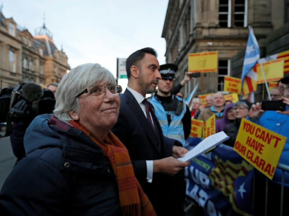 Ponsatí este jueves en Edimburgo tras entregarse