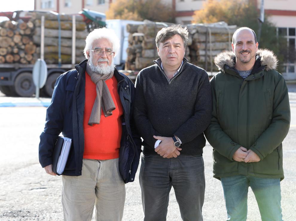 Los representantes de Teruel Existe, ayer, antes de viajar a Madrid.