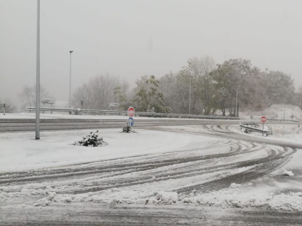 Treinta alumnos se han quedado sin transporte escolar en la Ribagorza debido a la nieve.