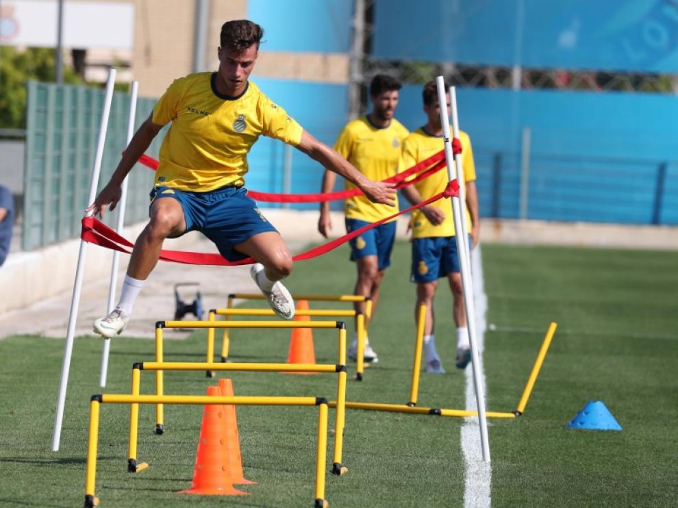 Javi Puado, en un entrenamiento del Real Zaragoza