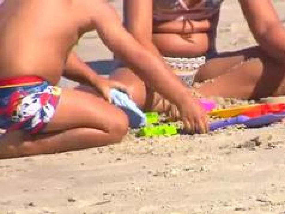 La obesidad entre los menores no deja de crecer en España. El 19 por ciento de los niños la sufre. La situación llega a ser ya tan extrema, que se están empezando a hacer reducciones de estómago a adolescentes. De las 8.000 reducciones de estómago que se hicieron el año pasado en España, 120 fueron a adolescentes.