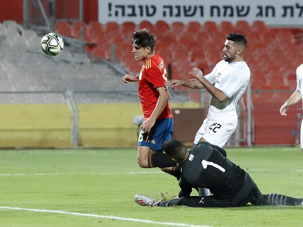 Un lance del partido entre Israel y España sub-21 disputado en Tel Aviv