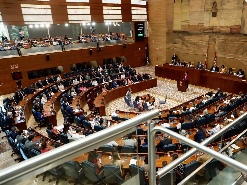 Isabel Díaz Ayuso, presidenta de la Comunidad de Madrid, habla durante un pleno.