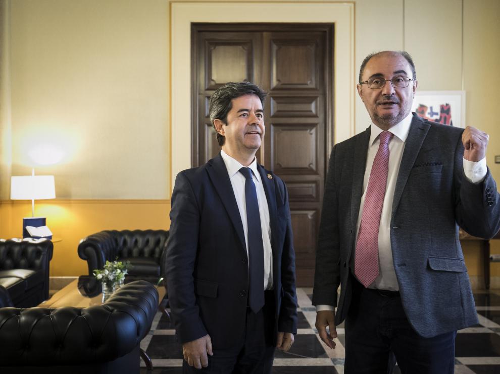 Luis Felipe y Javier Lambán, este jueves en el Pignatelli