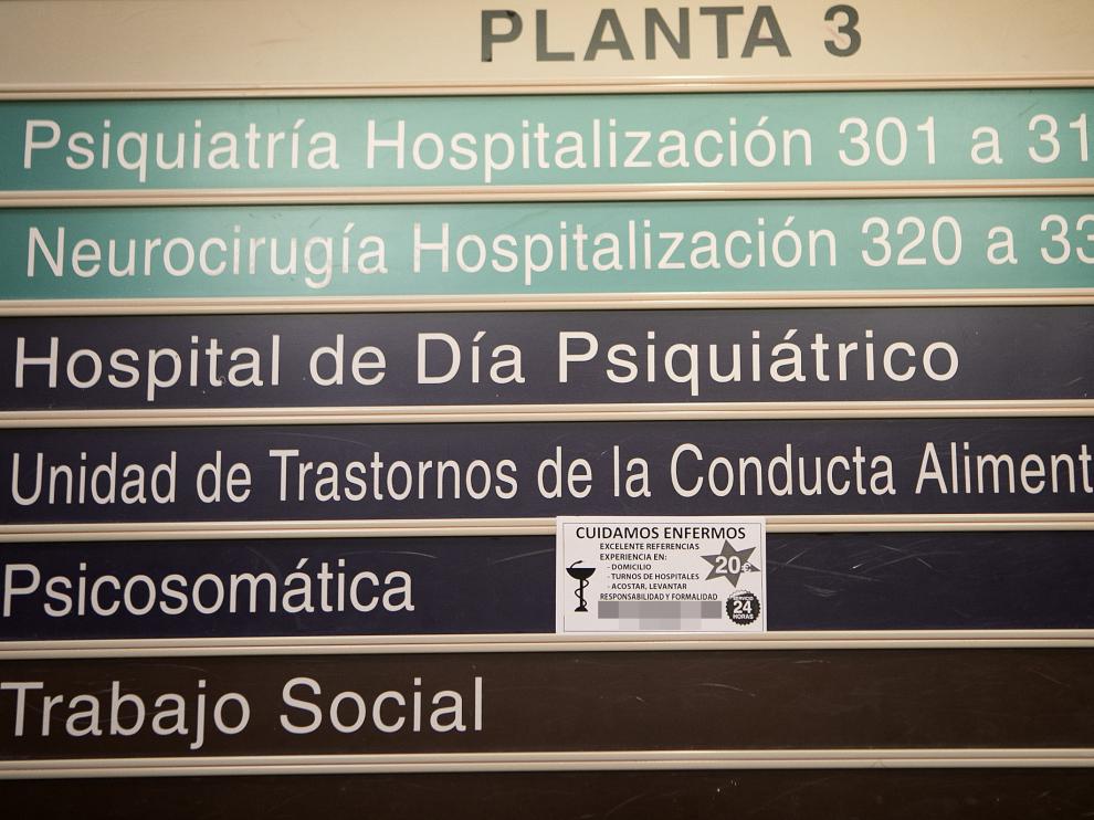 Los papeles con el servicio están en carteles, ascensores y salas de espera.
