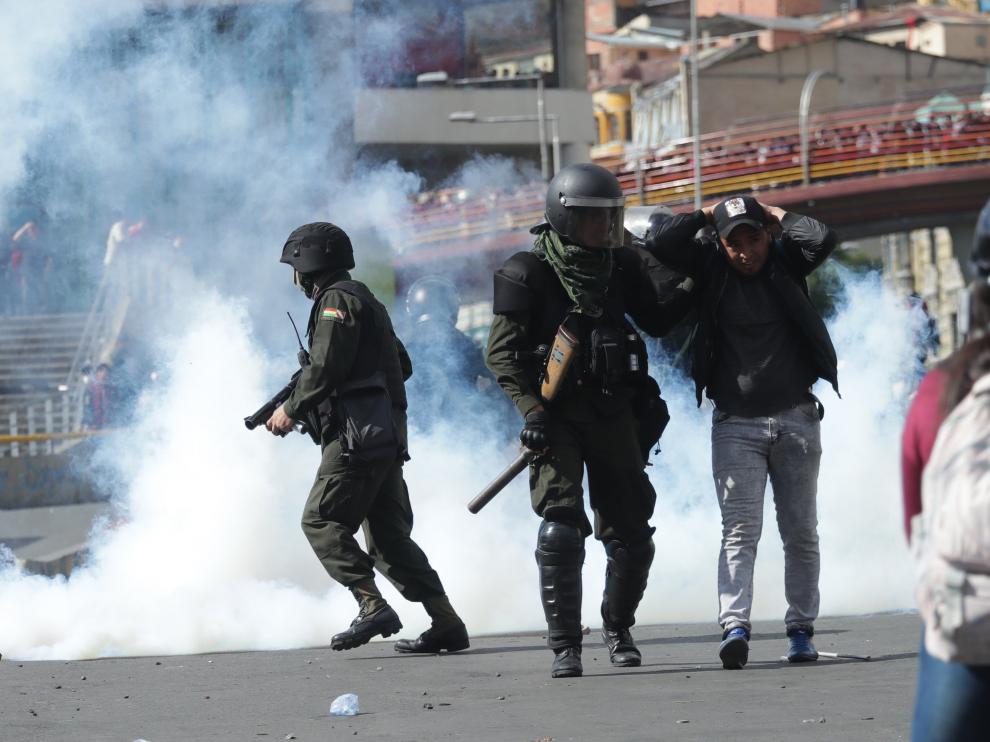 Una imagen de los disturbios entre Policía y manifestantes en Bolivia.
