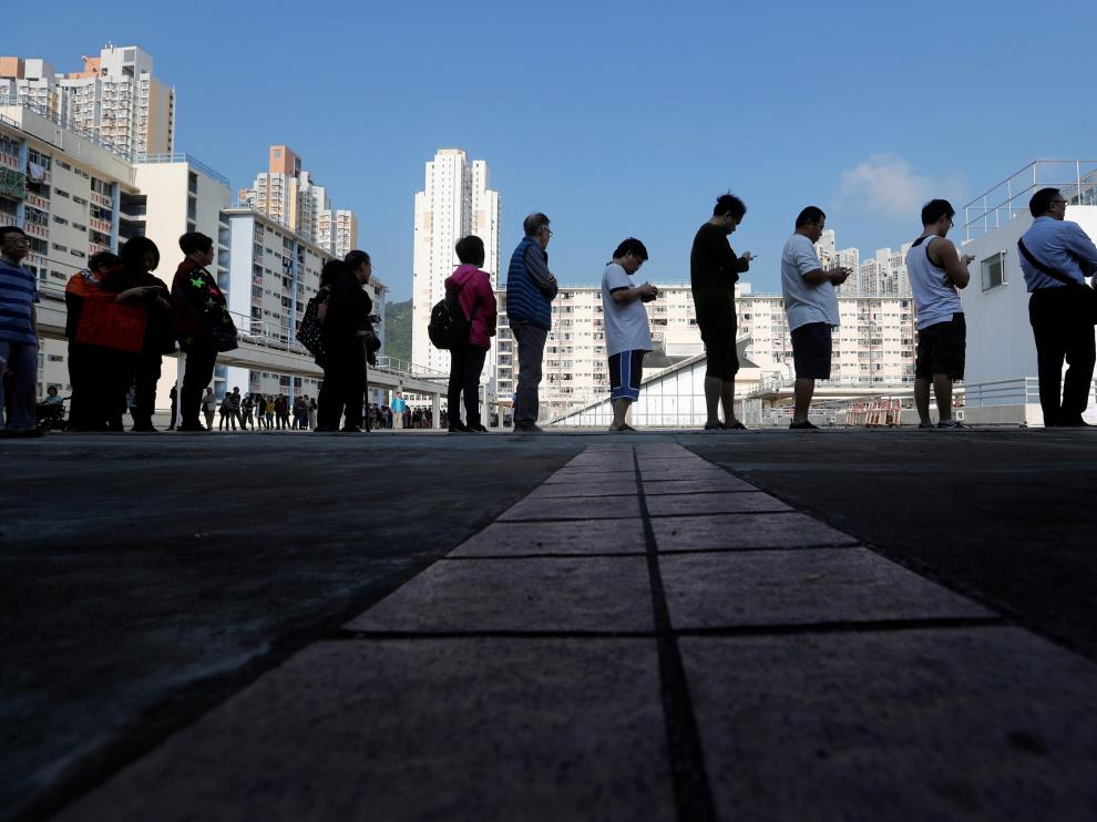 Colas para votar en Hong Kong