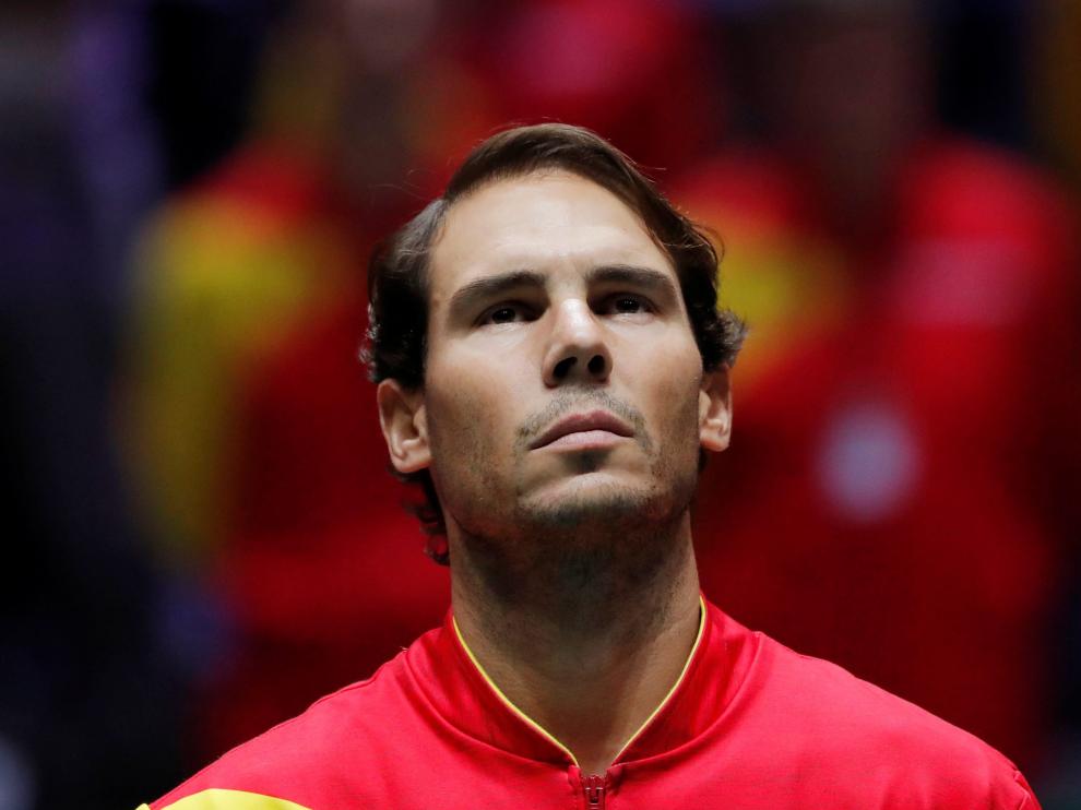 l español Rafa Nadal durante su partido frente al canadiense Denis Shapovalov, correspondiente al segundo punto de la final de la Copa Davis