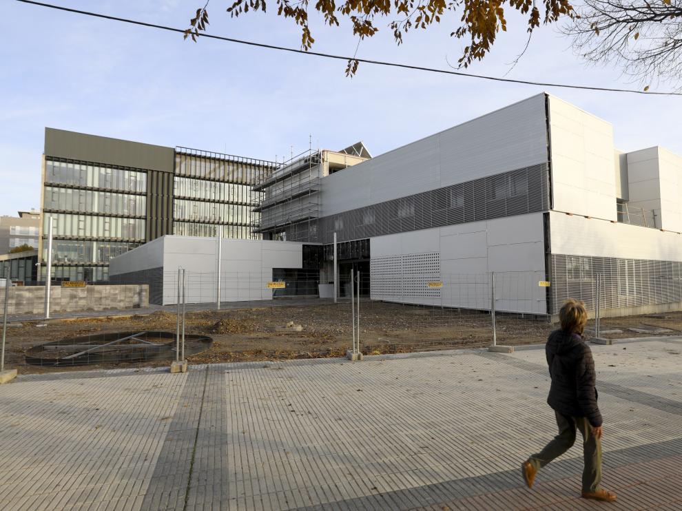 El nuevo centro de salud de Los Olivos se está construyendo a las afueras, junto al Palacio de Justicia.