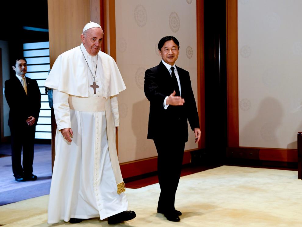 El Papa visita al emperador Naruhito en su viaje a Japón.